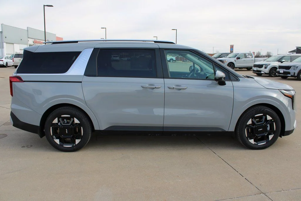 New 2026 White Kia EX image 3
