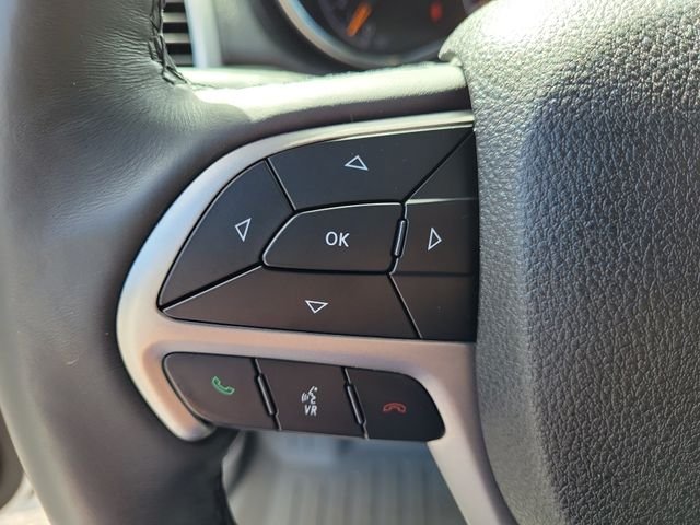 Used 2018 Bright White Clearcoat Jeep Limited image 17