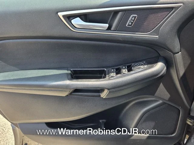 Used 2017 Gray Ford SEL image 31