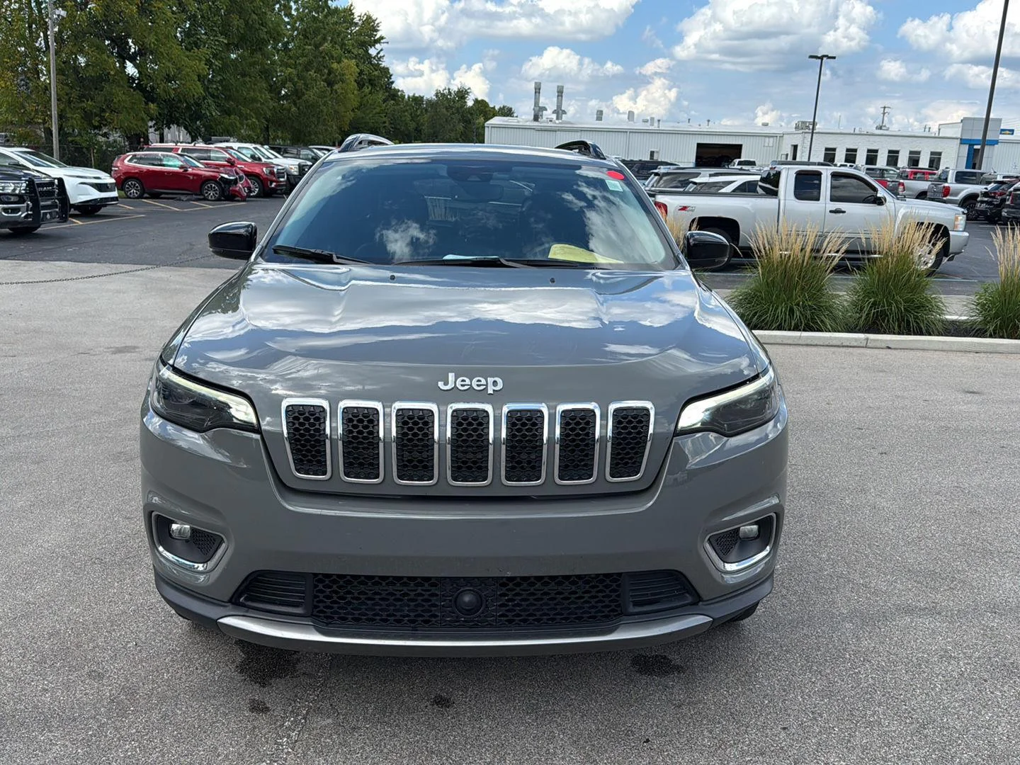 Used 2022 Sting-Gray Clearcoat Jeep Limited image 8