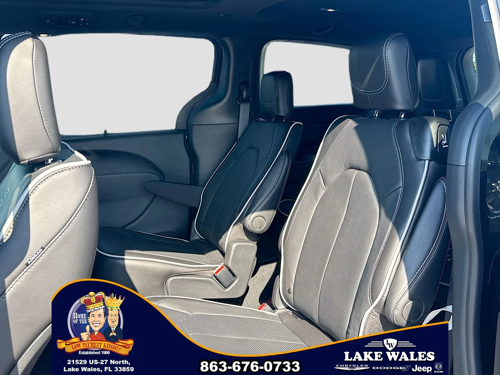 New 2026 Diamond Black Crystal Pearl-Coat Exterior Paint Chrysler Limited image 24