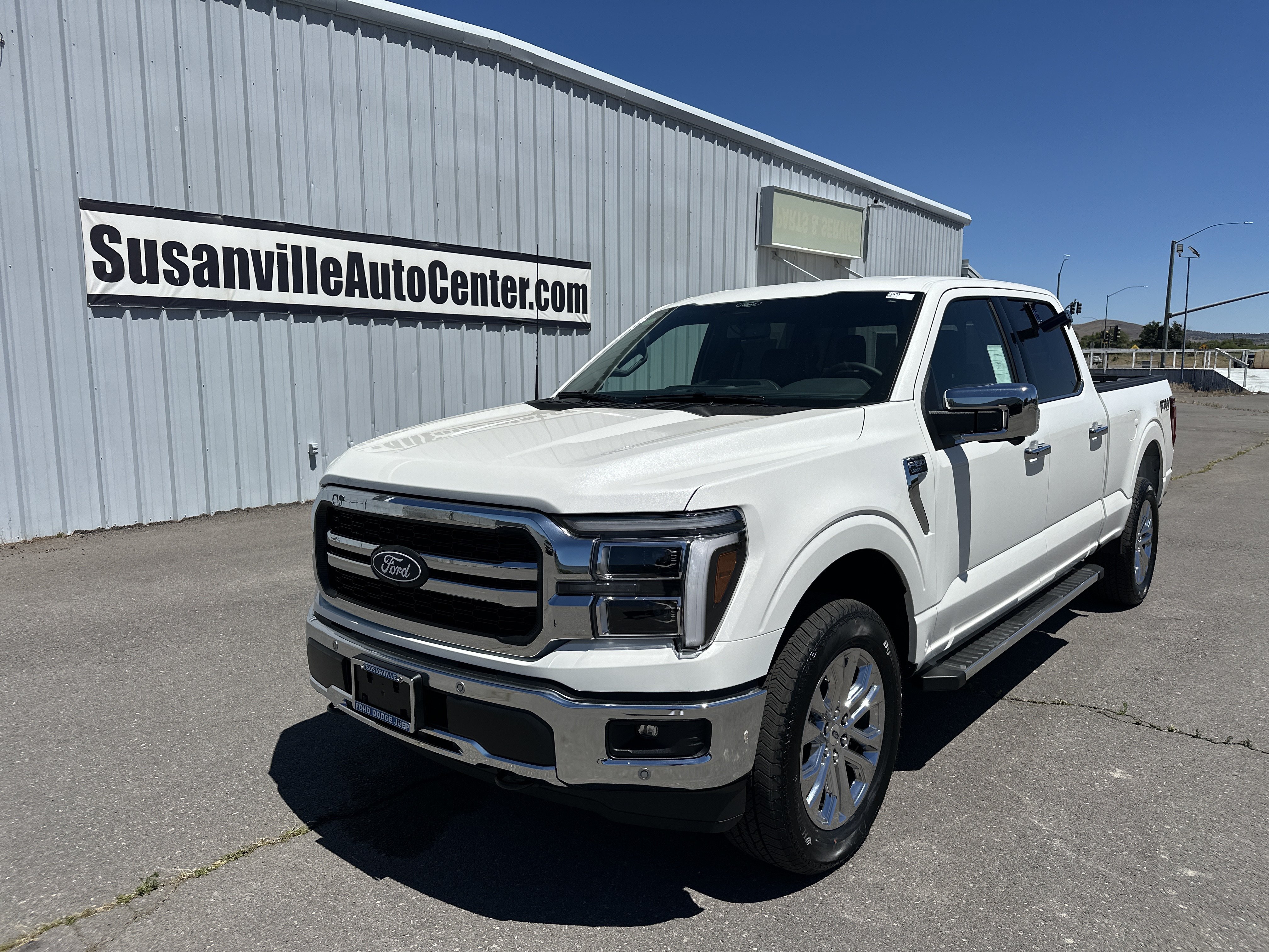 New 2026 Star White Metallic Tri-Coat Ford Lariat® image 2