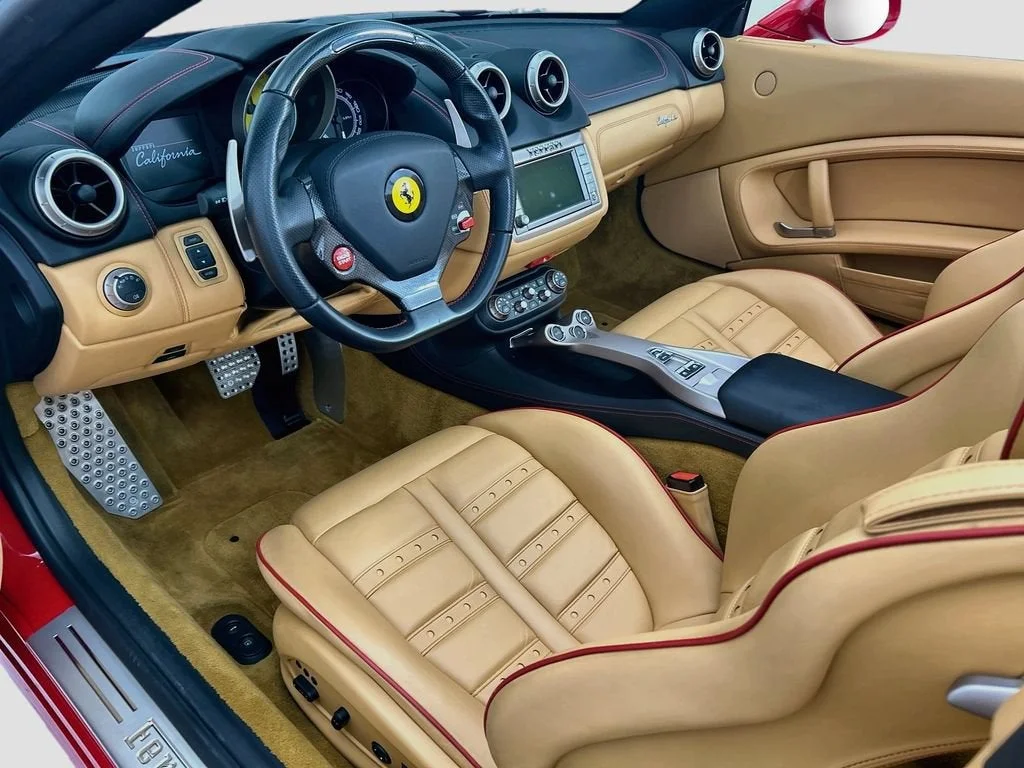 Used 2014 Rosso Corsa Ferrari Base image 17