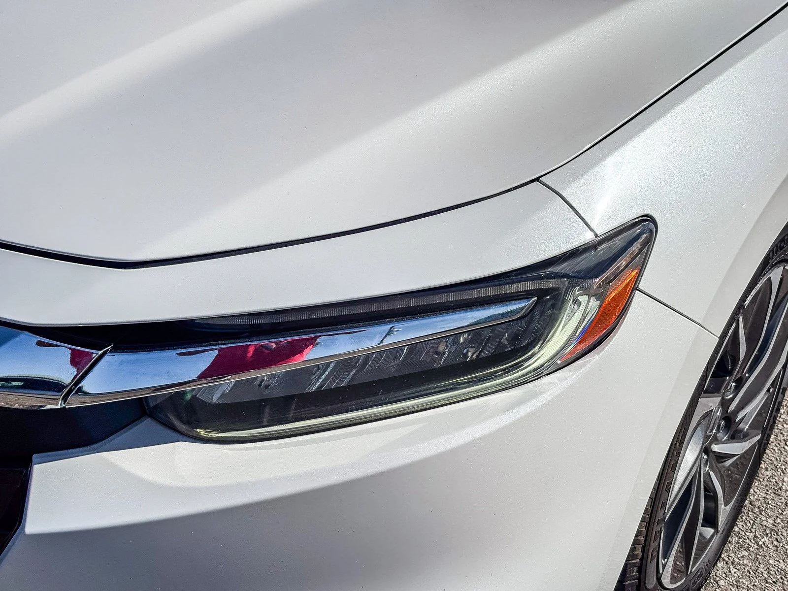 Used 2022 Platinum White Pearl Honda Touring image 8