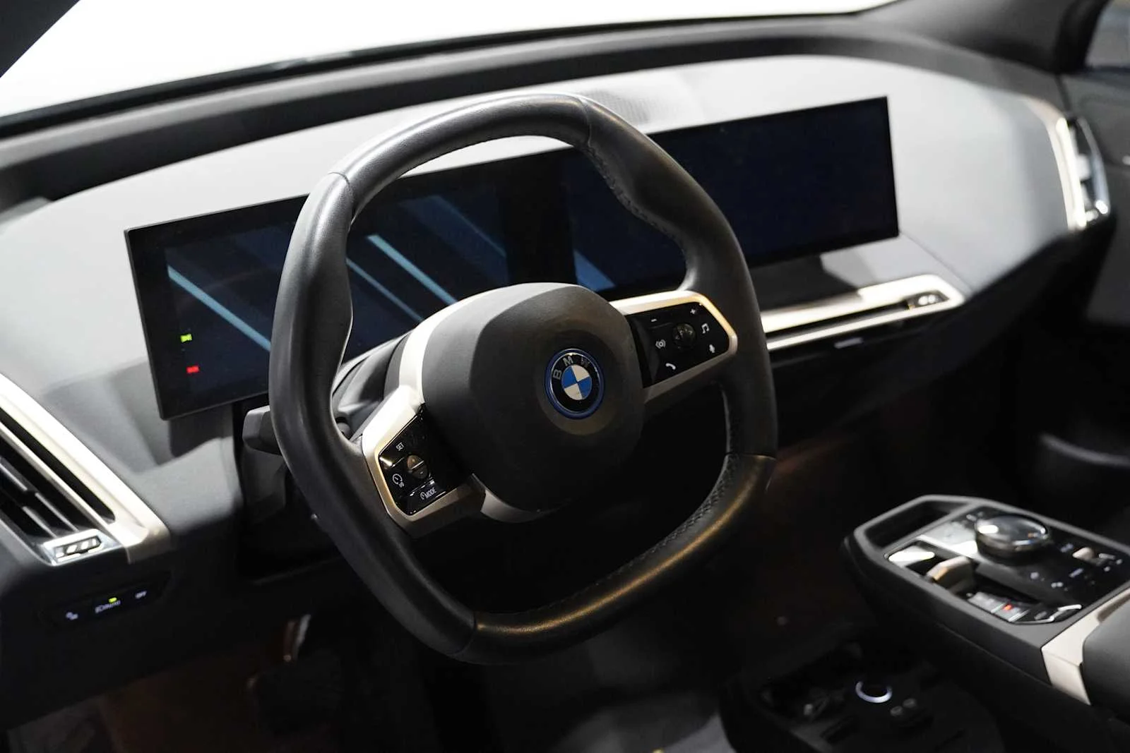 Certified Used 2024 Phytonic Blue Metallic BMW xDrive50 image 10