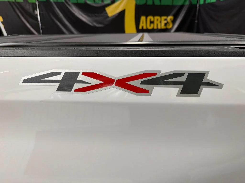 Used 2025 Summit White Chevrolet LT image 12