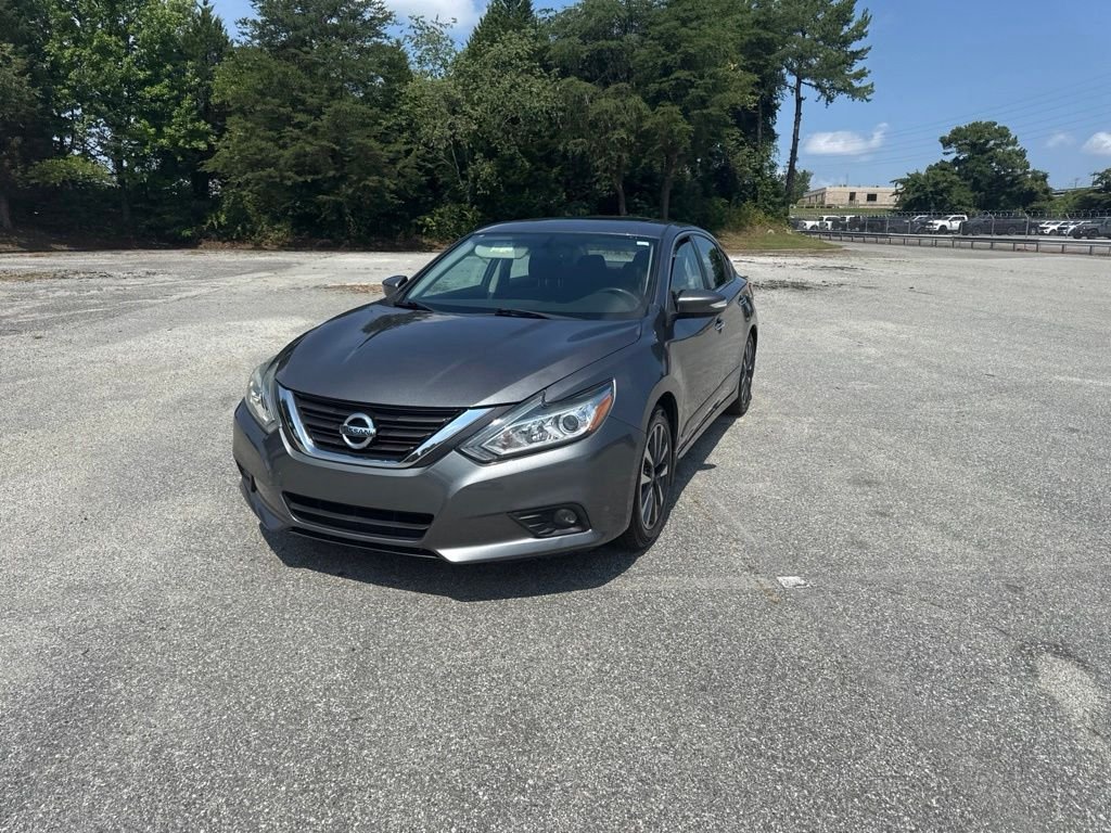 Used 2017 Gray Nissan 2.5 SV image 2