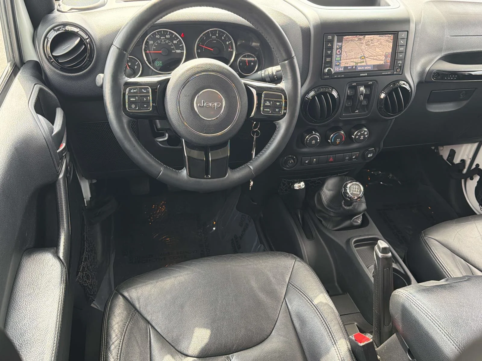 Used 2015 Bright White Clearcoat Jeep Altitude image 10