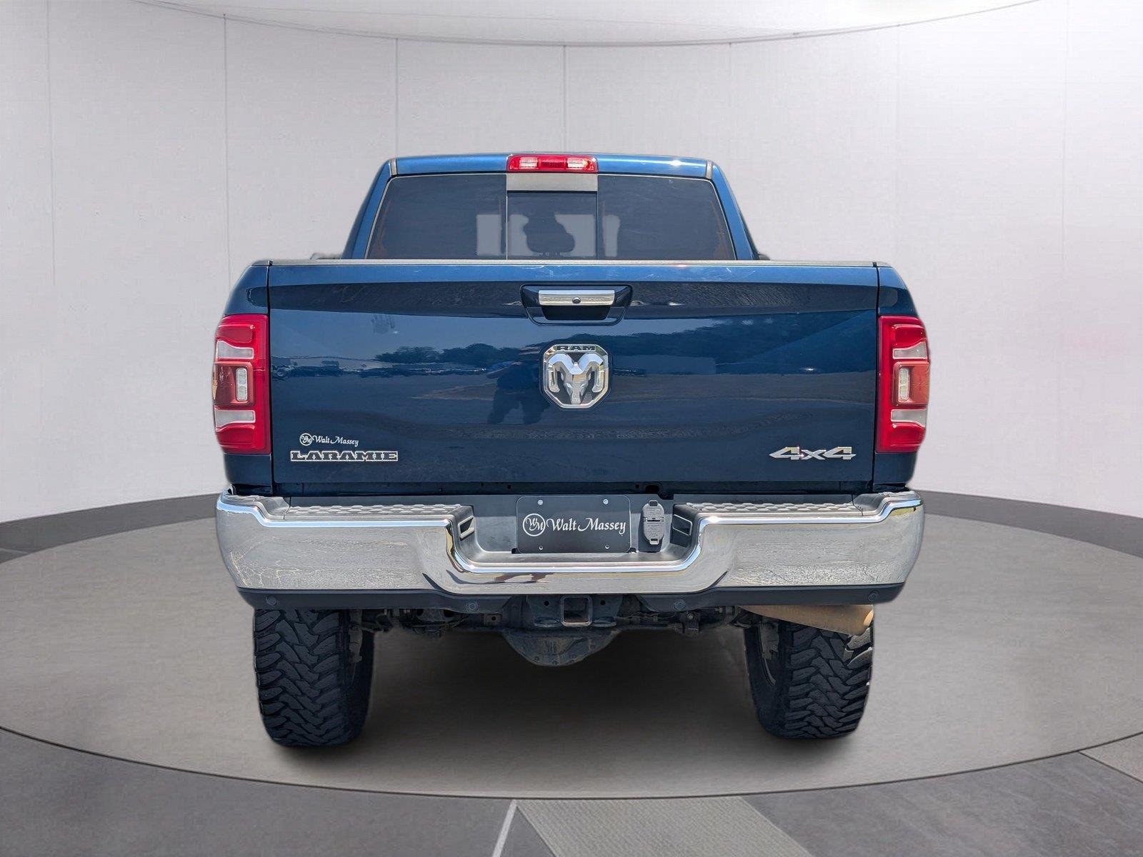Used 2020 Patriot Blue Pearlcoat Ram Laramie image 4