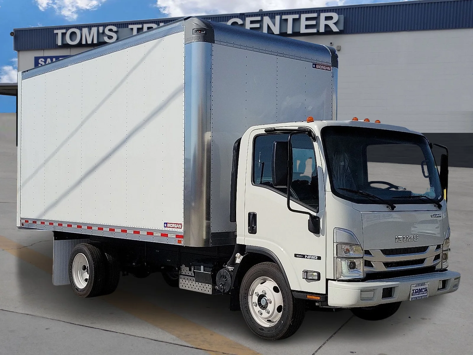 2025 Isuzu NRR's photo