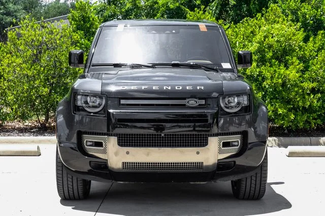 Used 2024 Santorini Black Metallic Land Rover X image 6