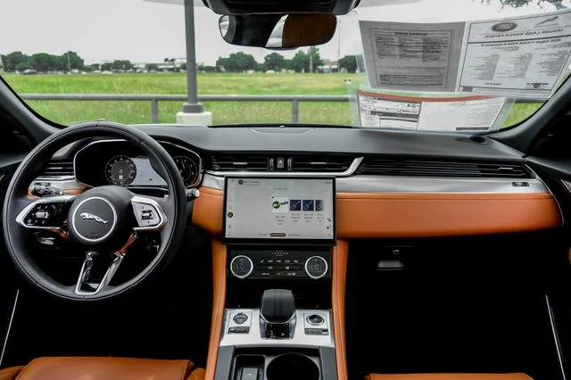 2026 Jaguar F-Pace R-Dynamic S - Photo 17