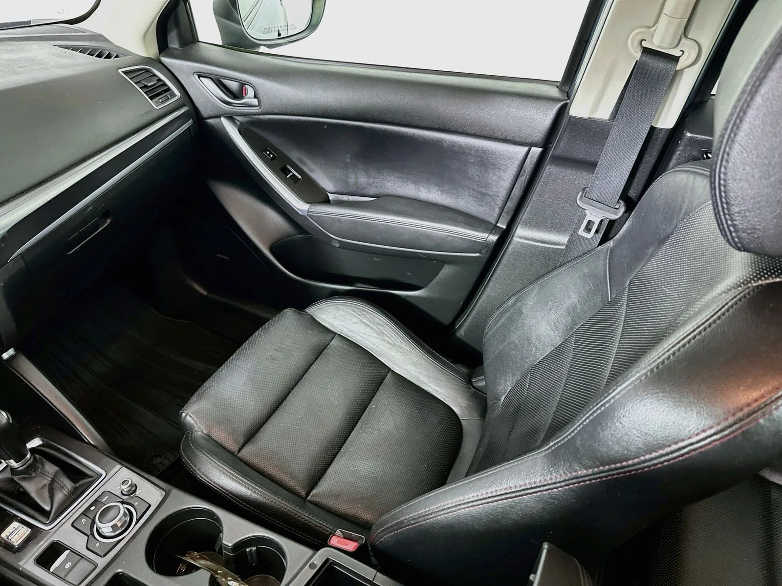 Used 2016 Blue Reflex Mica Mazda Grand Touring image 25