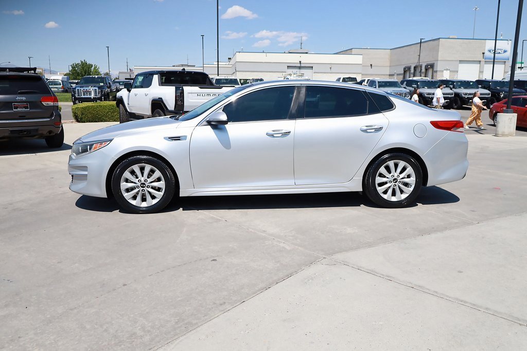 2016 Kia Optima EX photo 3