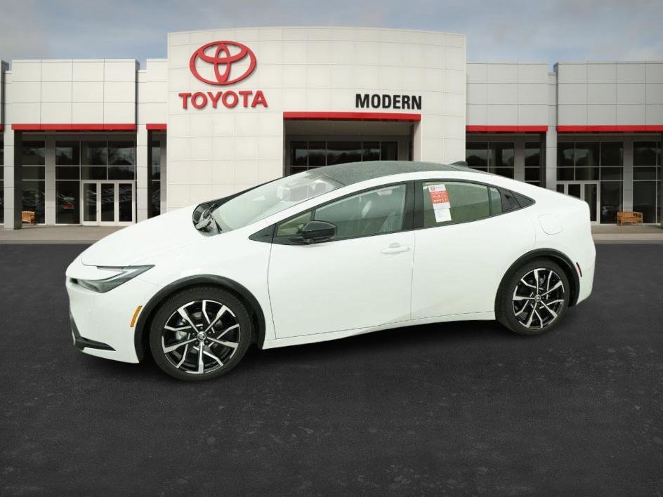 New 2026 Wind Chill Pearl Toyota XSE Premium image 8