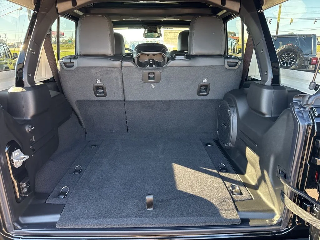 New 2026 Black Clear-Coat Exterior Paint Jeep Rubicon X image 8