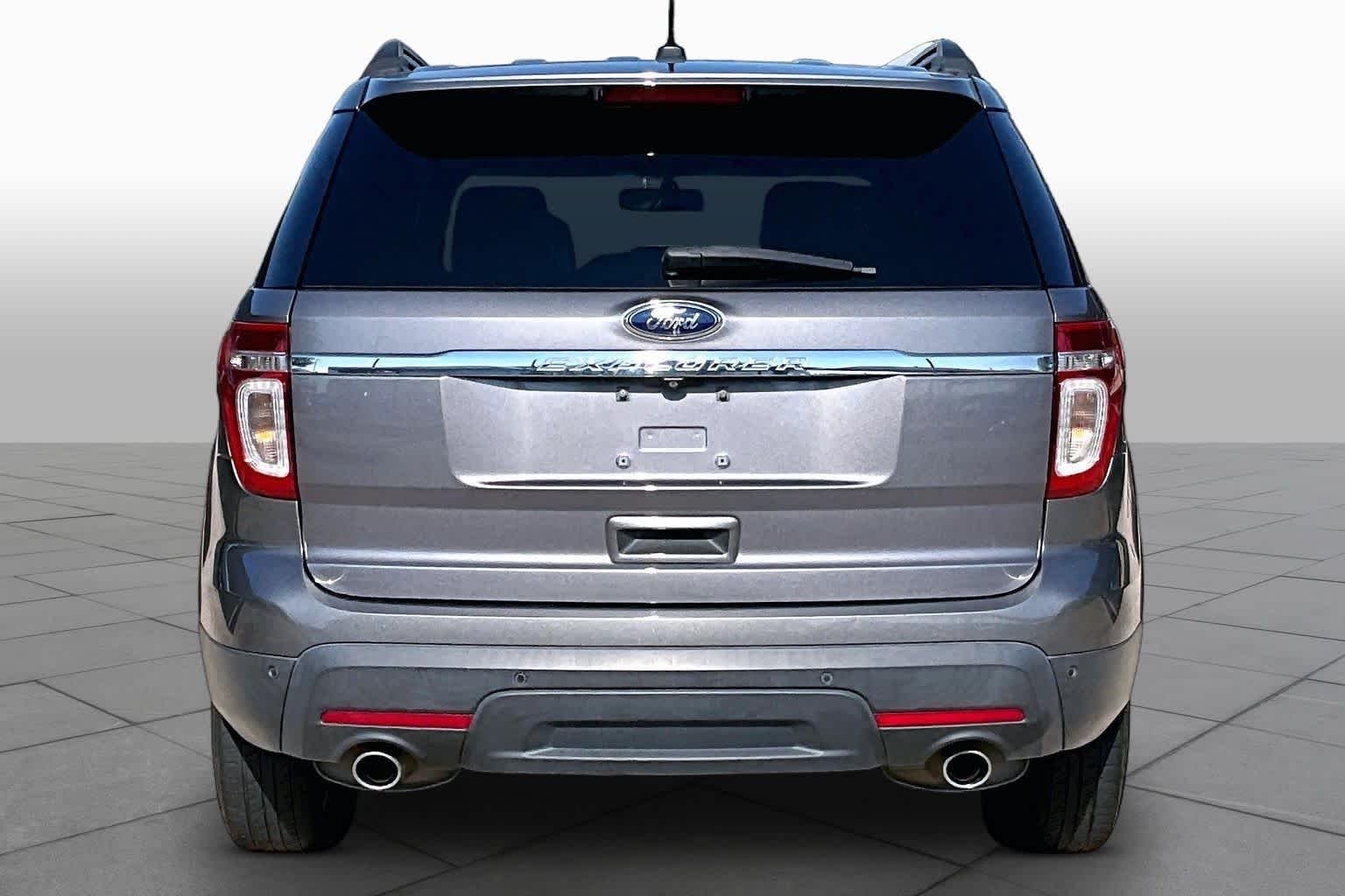 Used 2014 Sterling Gray Metallic Ford XLT image 5