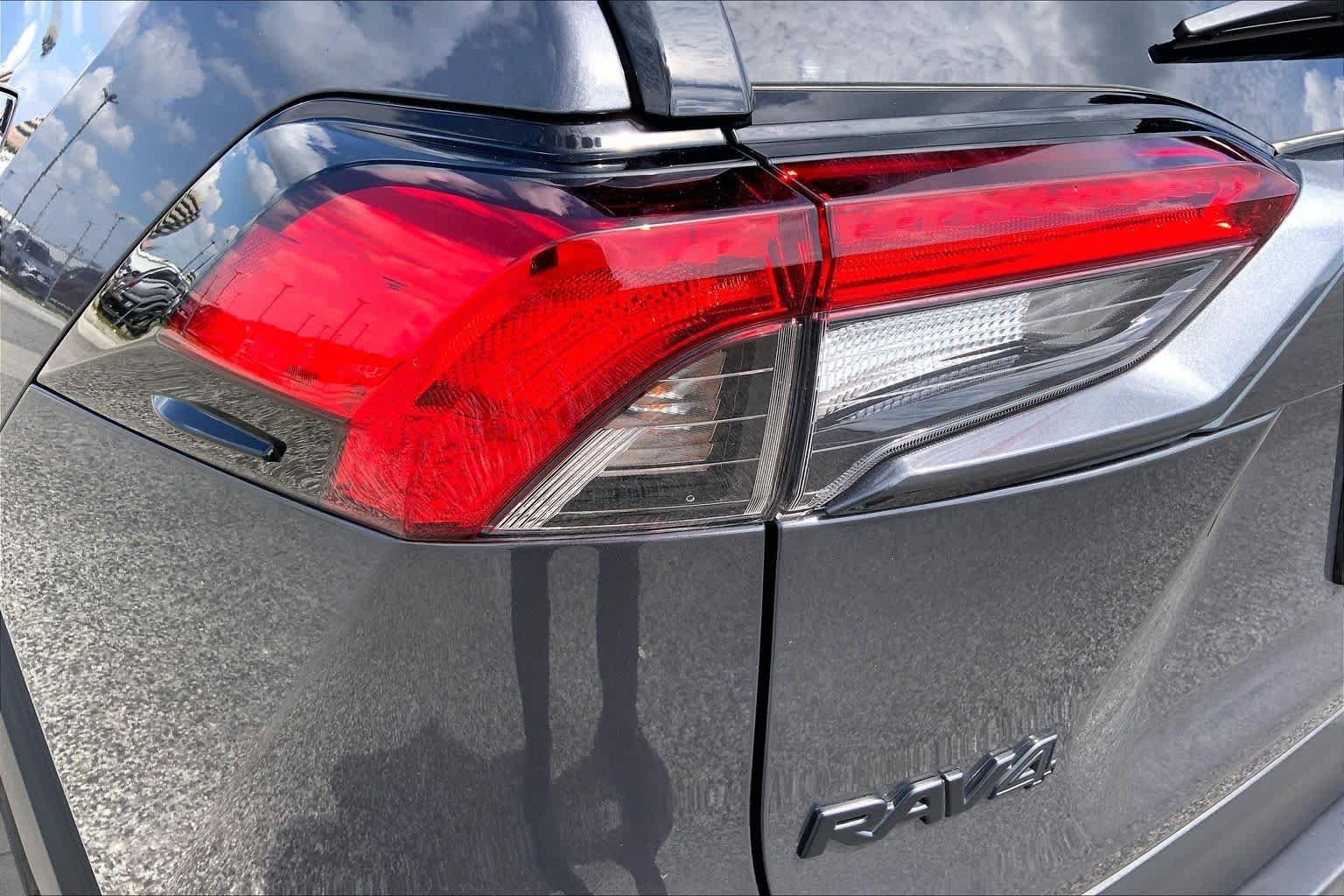 Used 2025 Magnetic Gray Metallic Toyota Hybrid XLE image 28