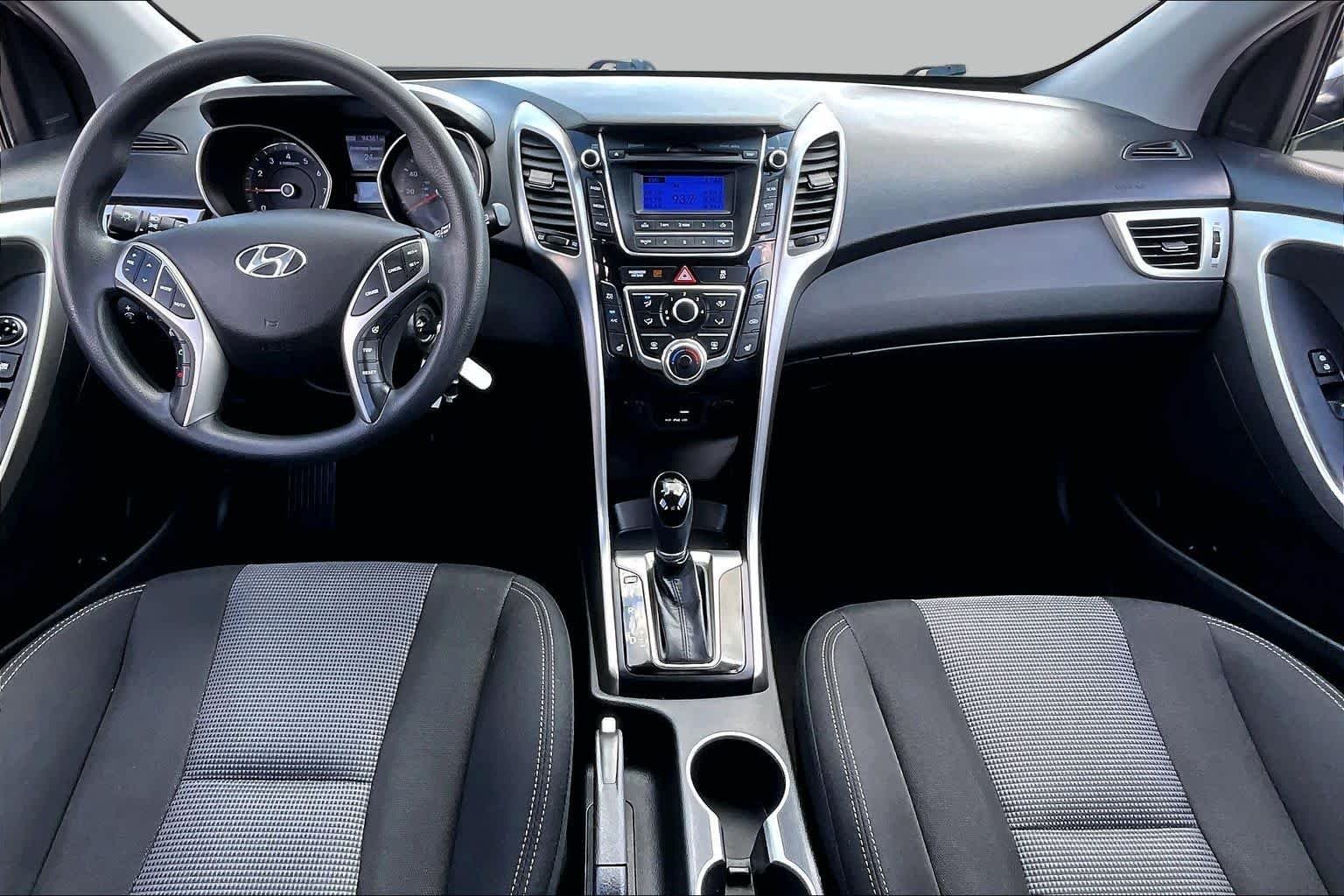 Used 2016 Titanium Gray Metallic Hyundai  image 16