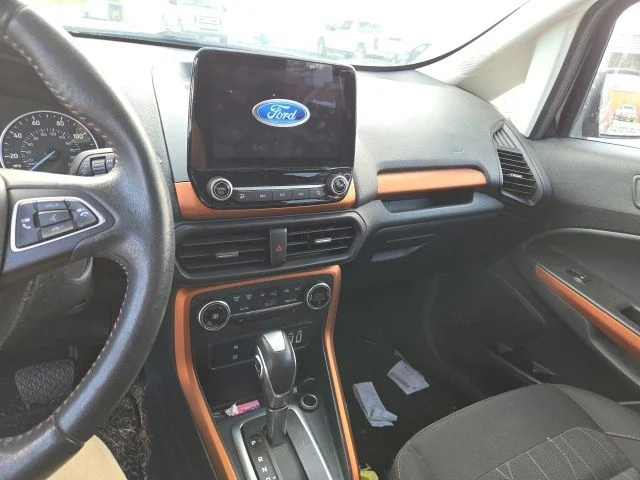 Used 2021 Shadow Black Ford SE image 6