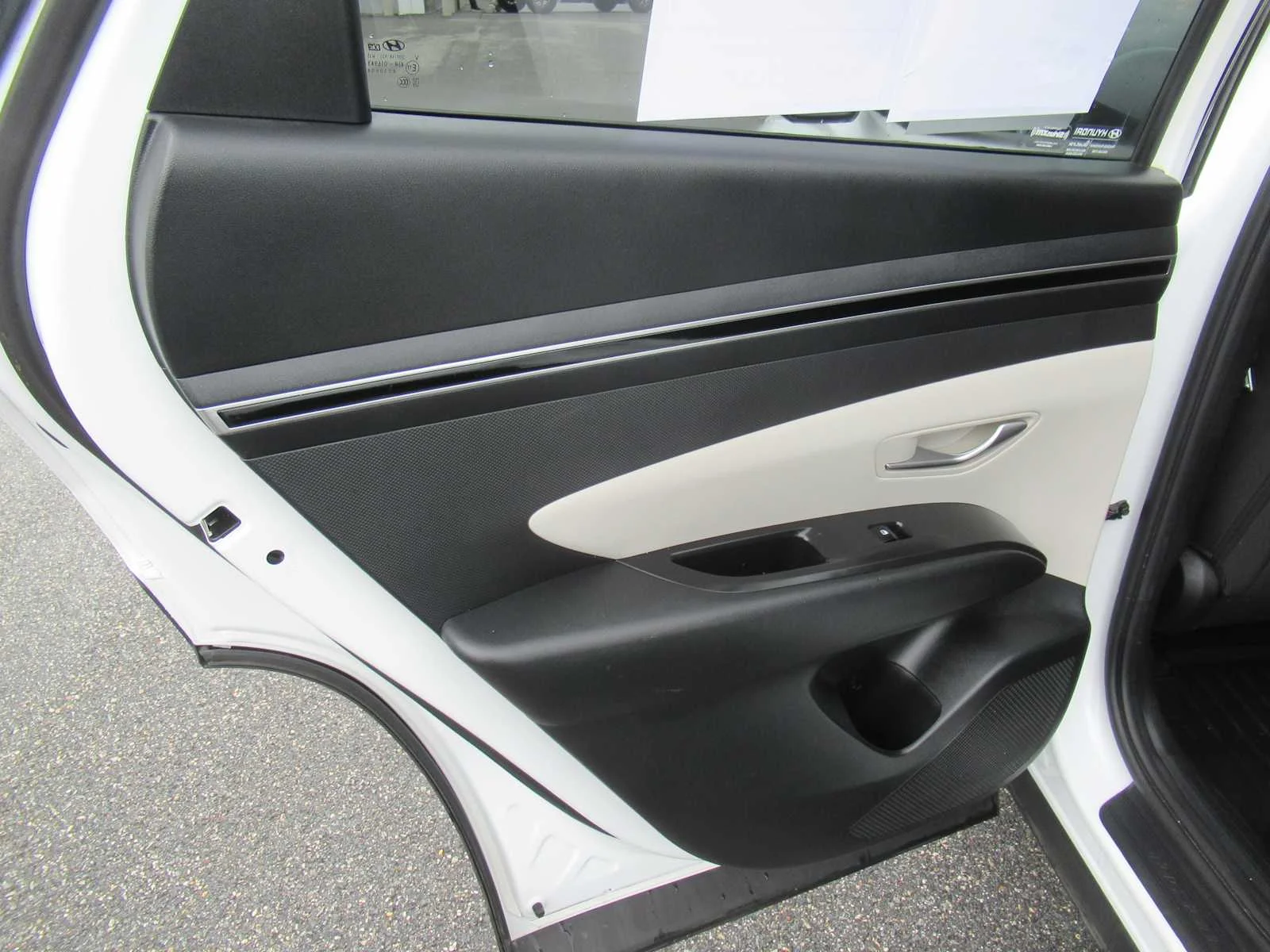 Used 2022 Quartz White Hyundai SEL image 16