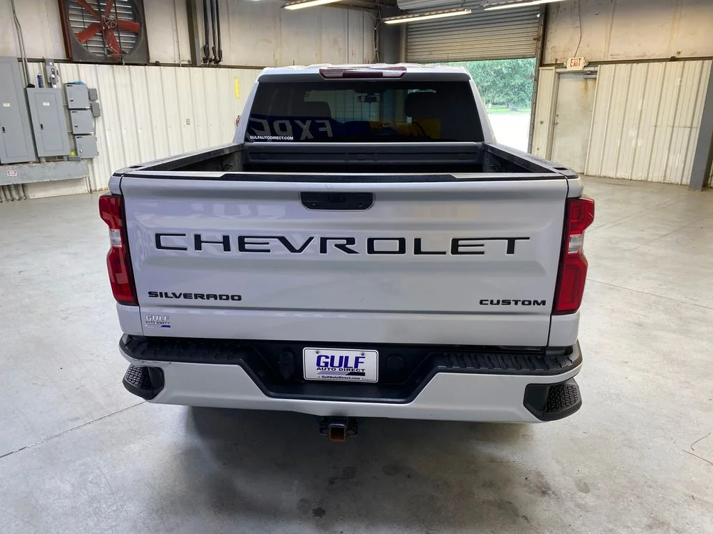 Used 2022 Silver Chevrolet Custom image 7