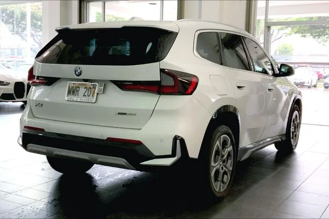 Used 2023 Mineral White Metallic BMW xDrive28i image 6
