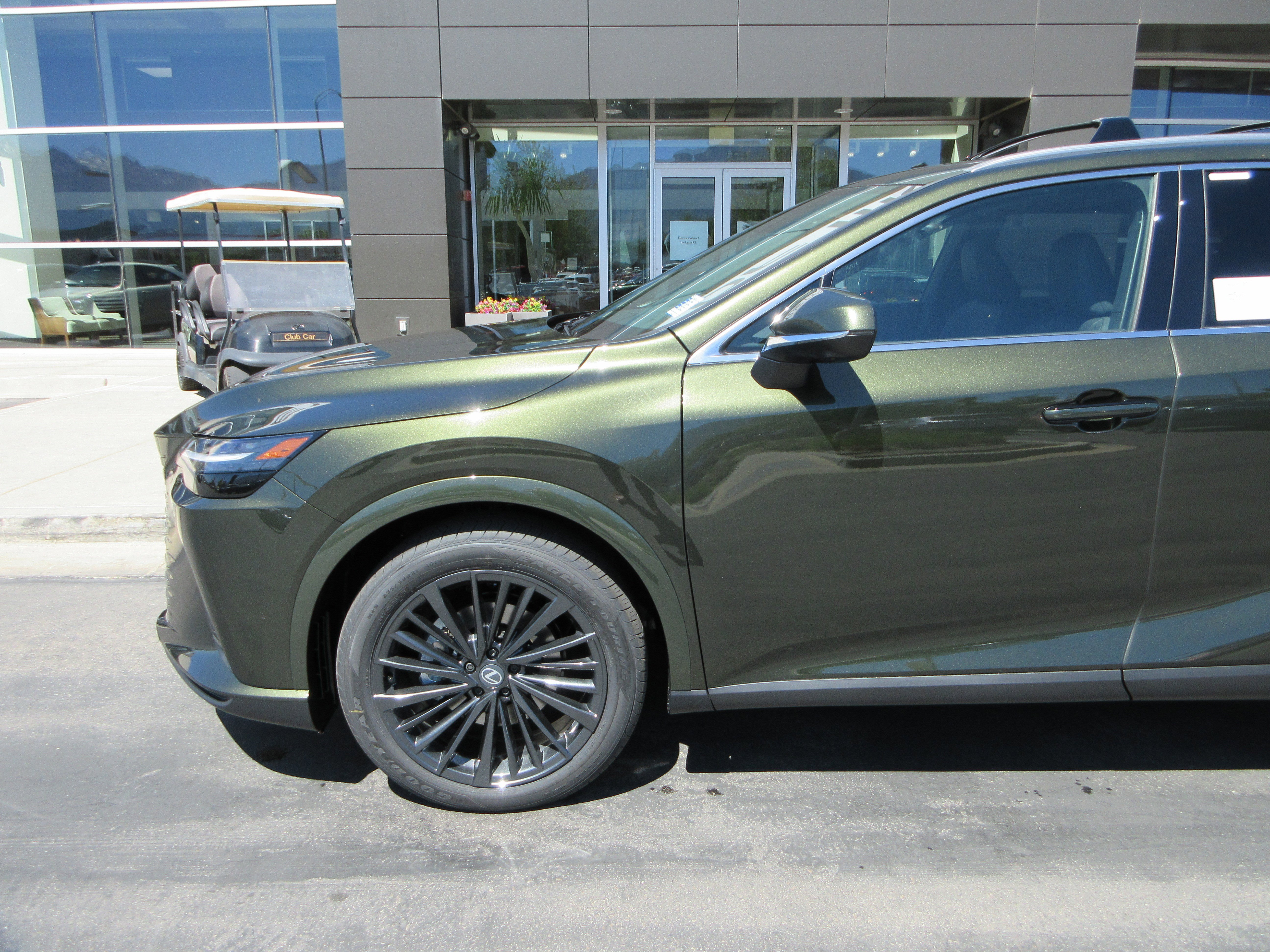 New 2026 Nori Green Pearl Lexus PREMIUM image 2