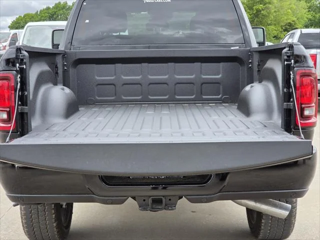 New 2026 Diamond Black Crystal Pearl-Coat Exterior Paint RAM Big Horn image 7