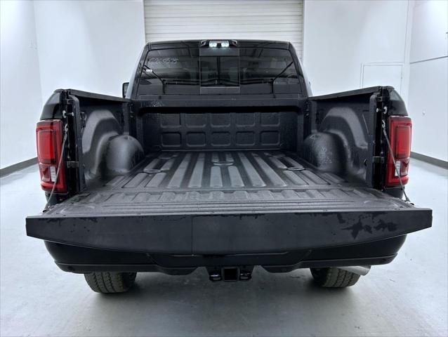 New 2026 Diamond Black Crystal Pearl-Coat Exterior Paint RAM Limited image 22