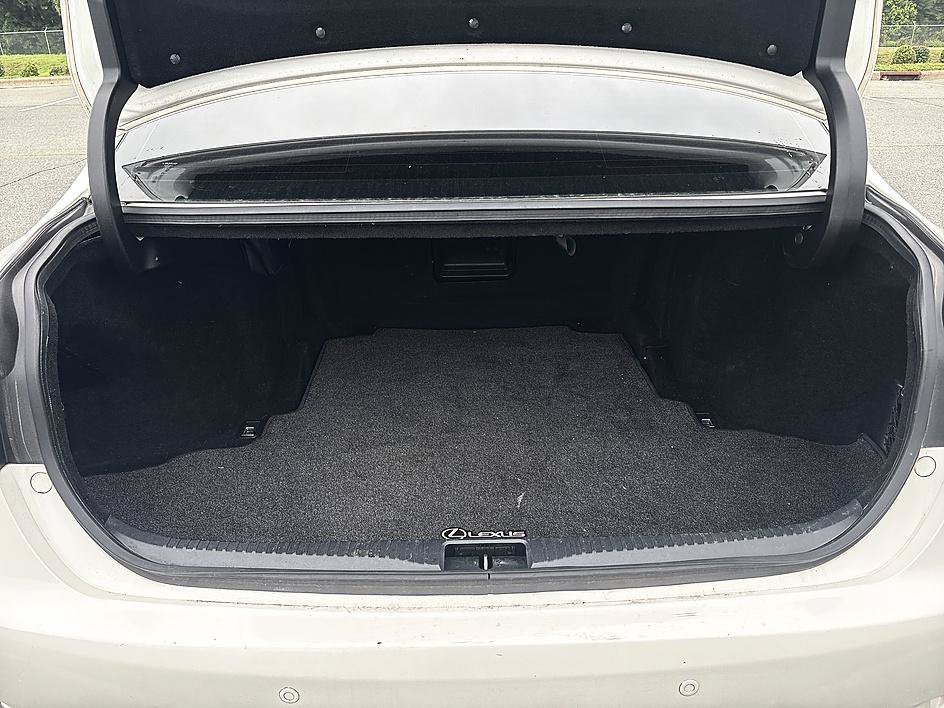 Used 2013 Starfire Pearl Lexus 350 image 18