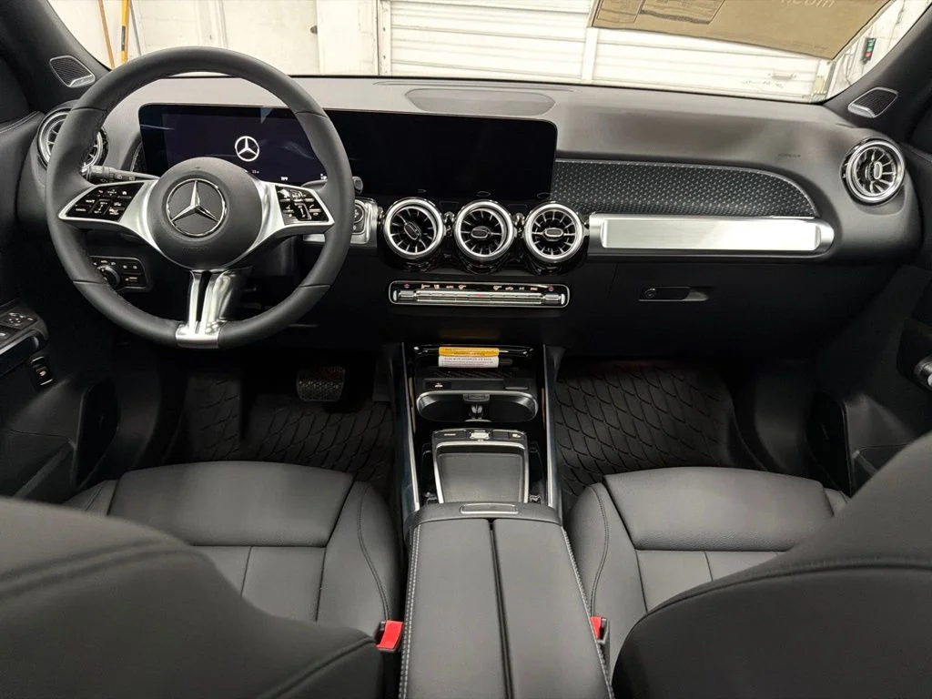 New 2026 Black Mercedes-Benz GLB 250 image 21
