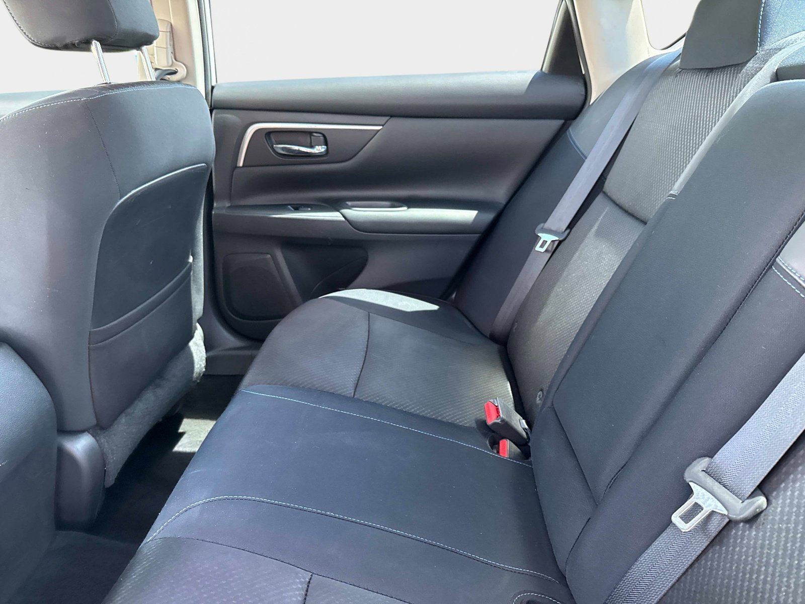 Used 2018 Pearl White Nissan 2.5 SR image 12