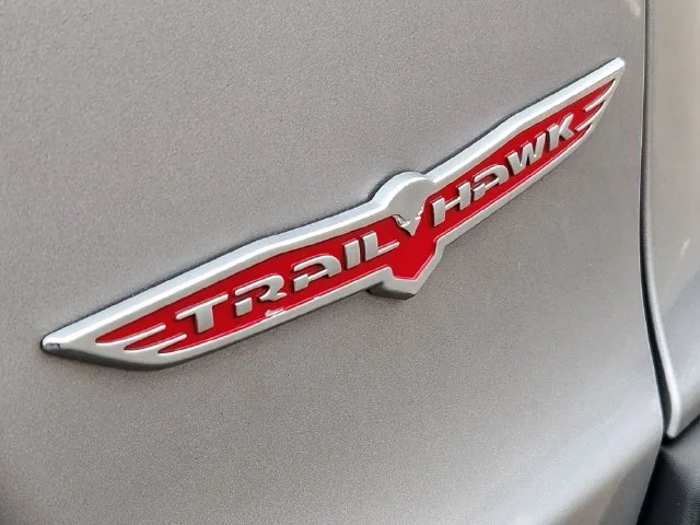 Used 2020 Silver Jeep Trailhawk image 8