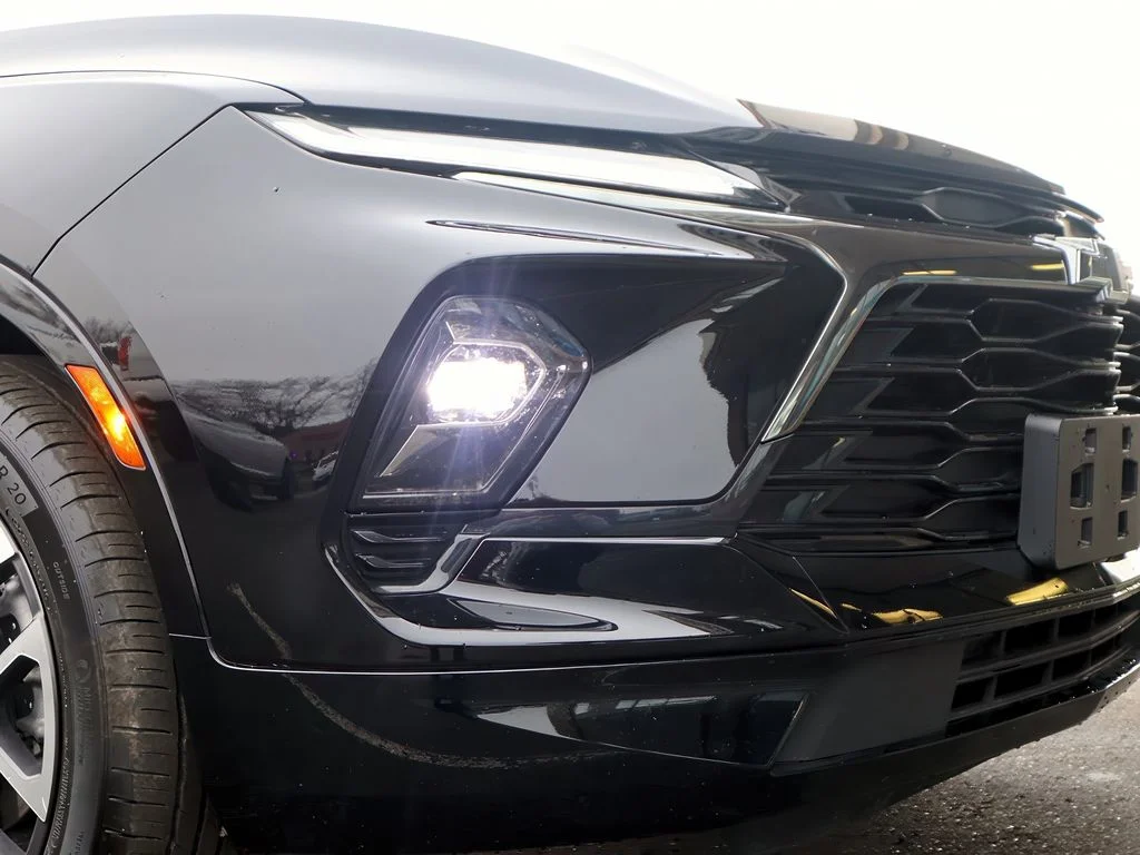 Used 2025 Black Chevrolet RS image 29