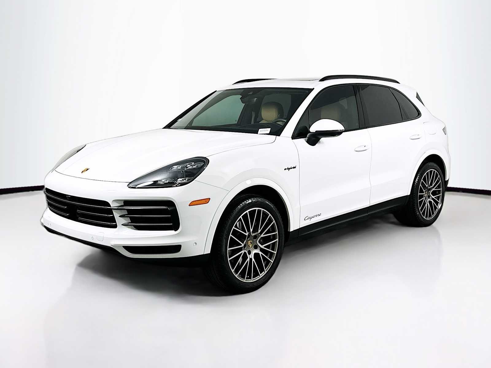 2022 Porsche Cayenne Platinum Edition E-Hybrid's photo