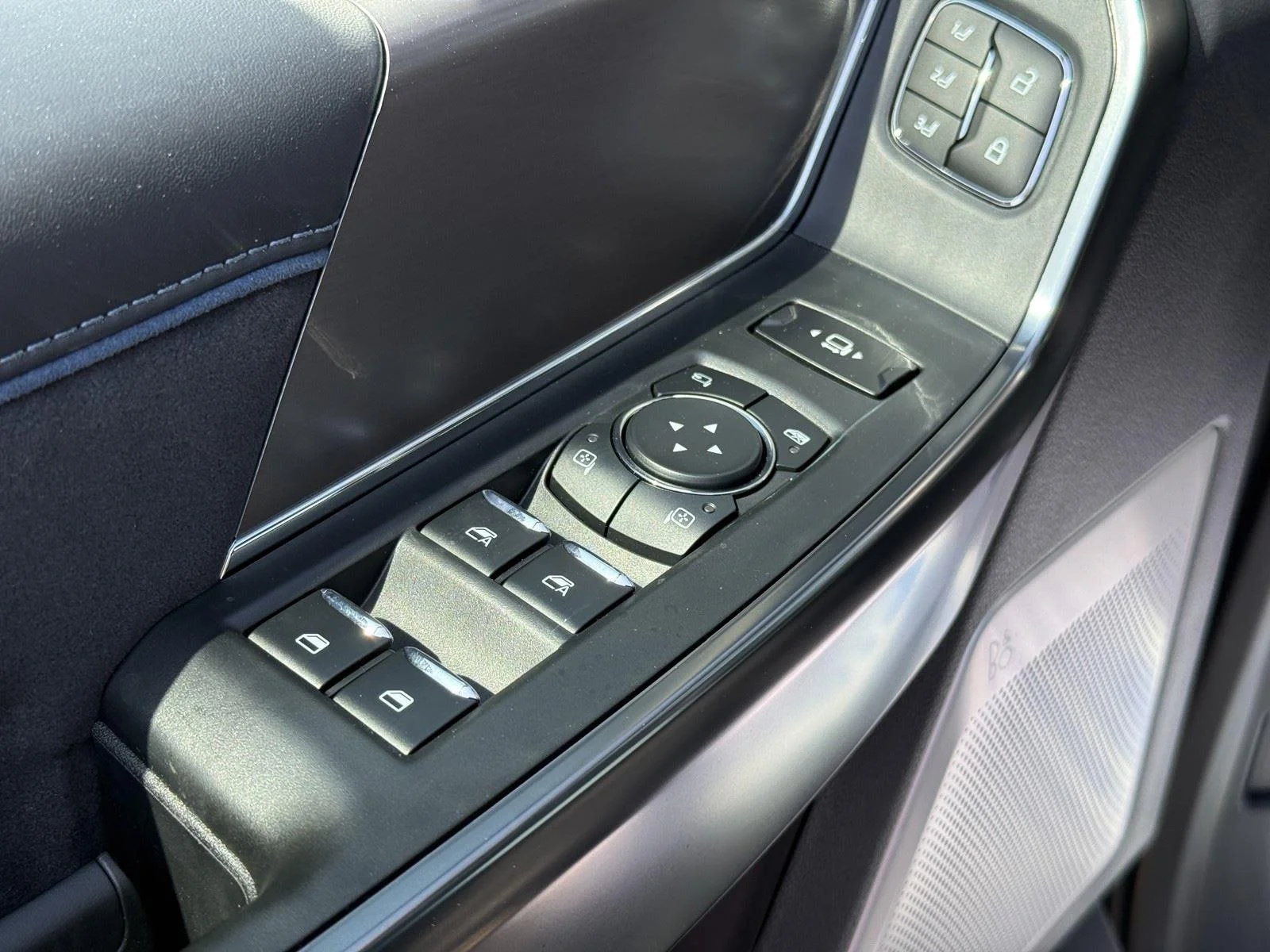New 2026 Glacier Gray Metallic Tri-Coat Ford F-250® Platinum® image 13