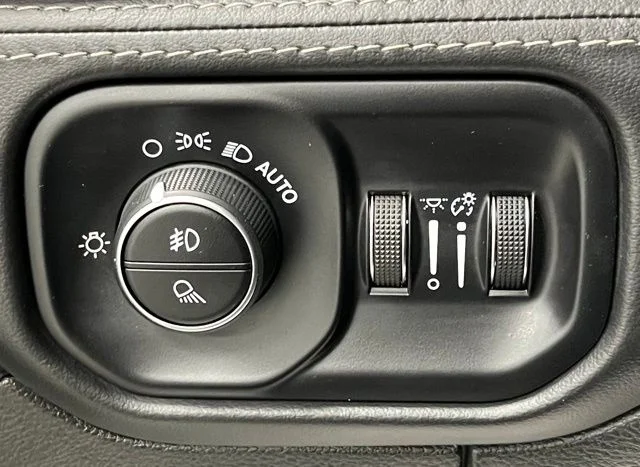 Used 2022 White Ram Limited image 32