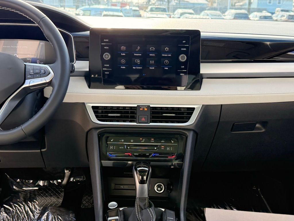 New 2026 Pure White Volkswagen 1.5T SE image 16