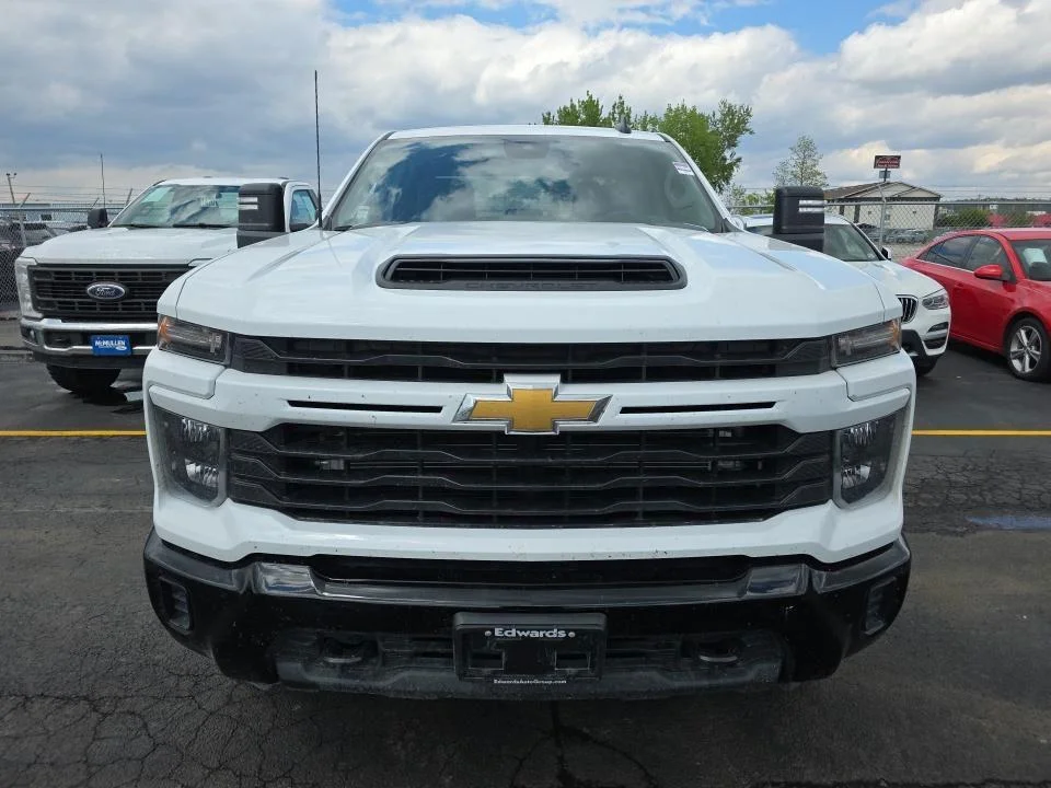 Used 2024 Summit White Chevrolet Custom image 2