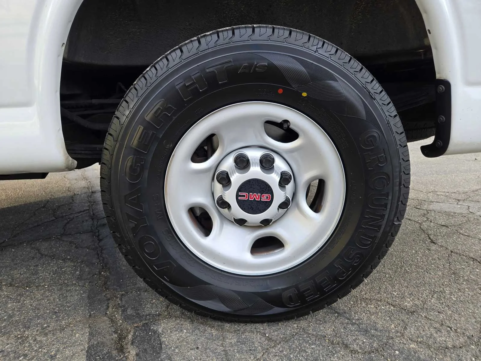 Used 2023 SUMMIT WHITE GMC 1WT image 17
