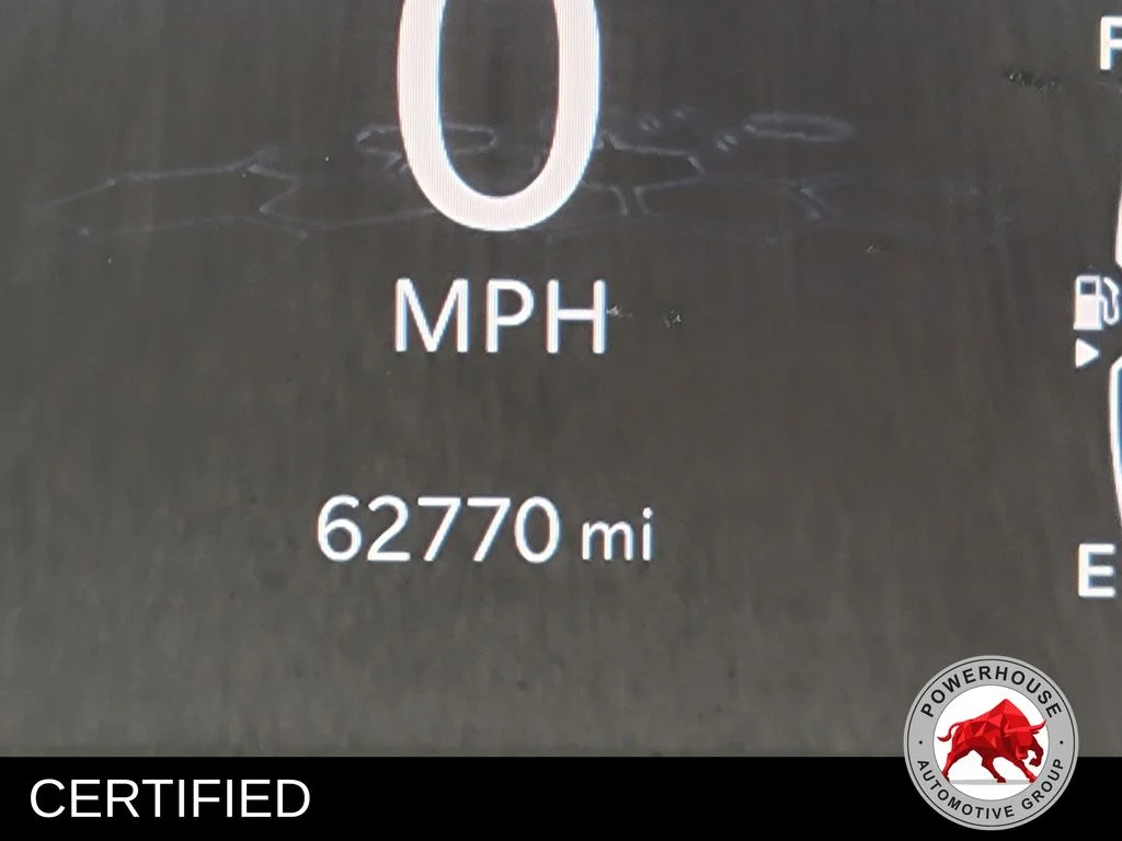 Used 2022 Red Jeep Latitude image 35