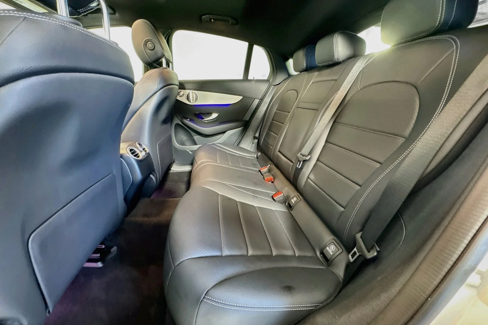 Used 2023 Polar White Mercedes-Benz GLC 300 image 23