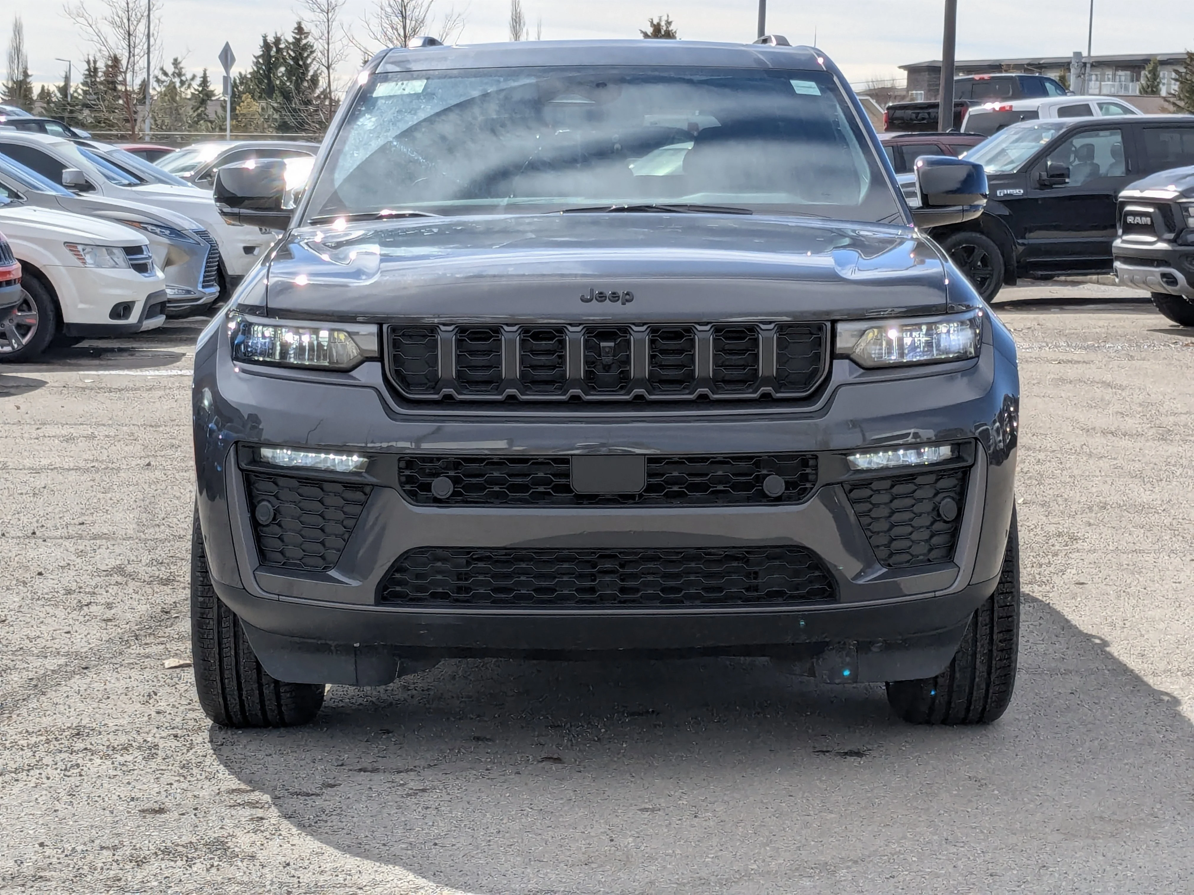 New 2026 Grey Jeep Limited - -Panoramic Sunroof - Limited Altitude Pack - 20 Gloss Black Wheels - Luxury Tch II & More image 3