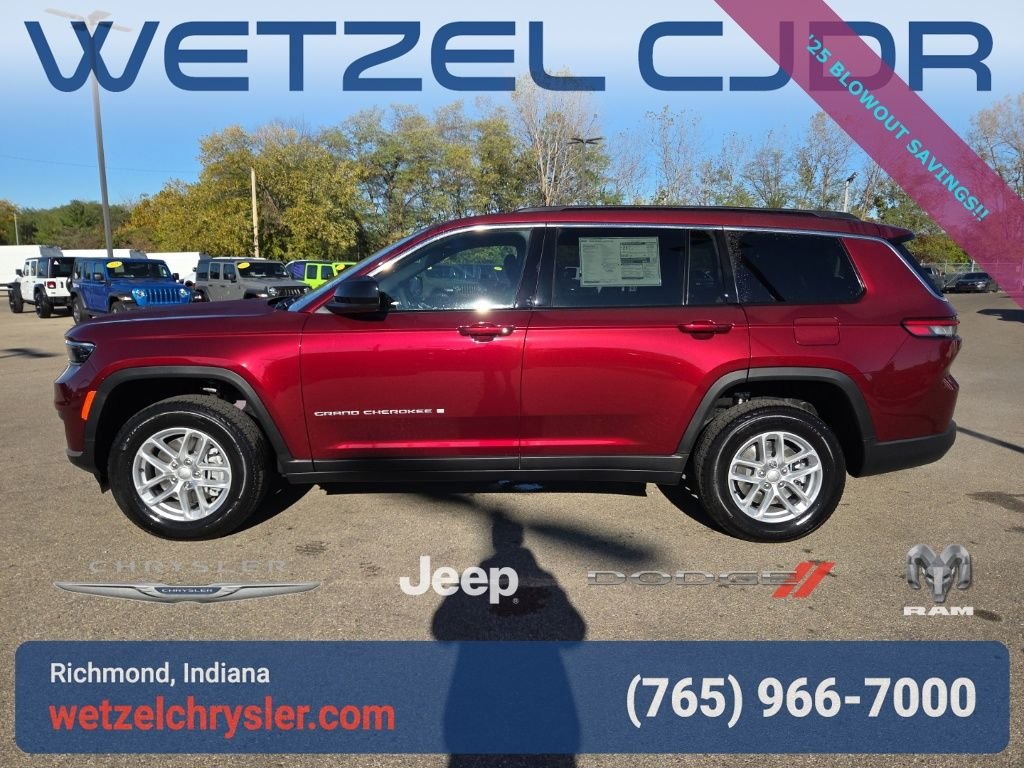 New 2025 Velvet Red Pearl-Coat Exterior Paint Jeep Laredo image 4