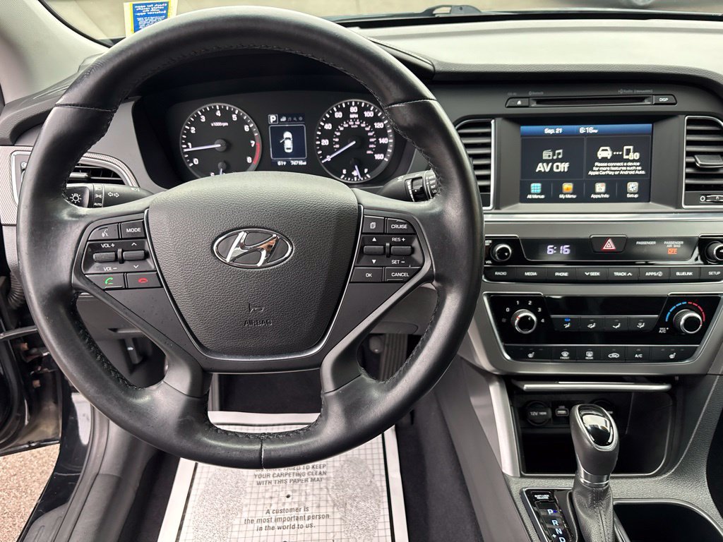 Used 2017 Black Hyundai Sport image 14