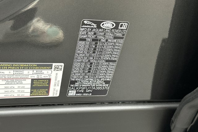 New 2026 Carpathian Grey Land Rover SE image 27
