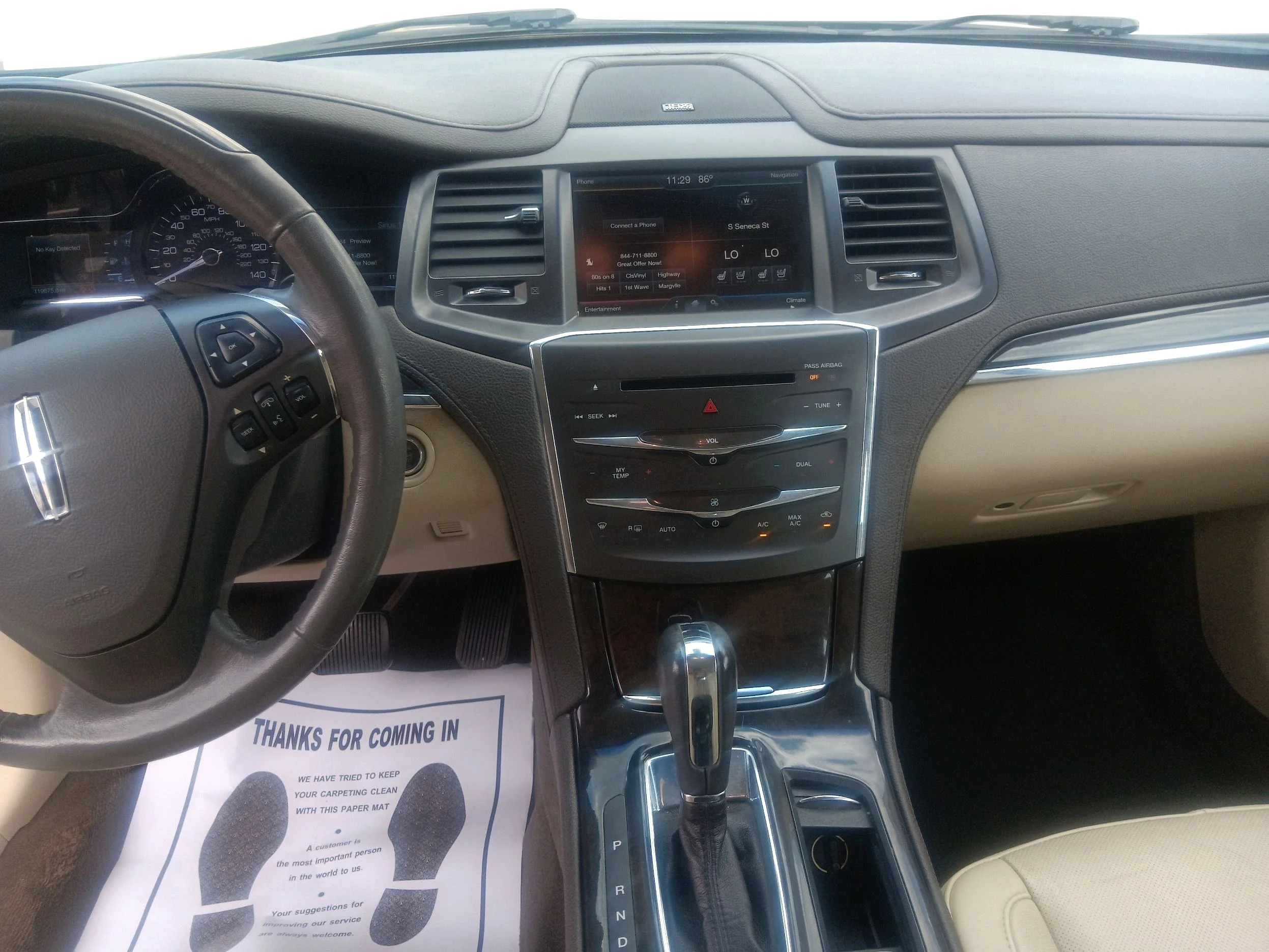 Used 2014 Black Lincoln base image 21