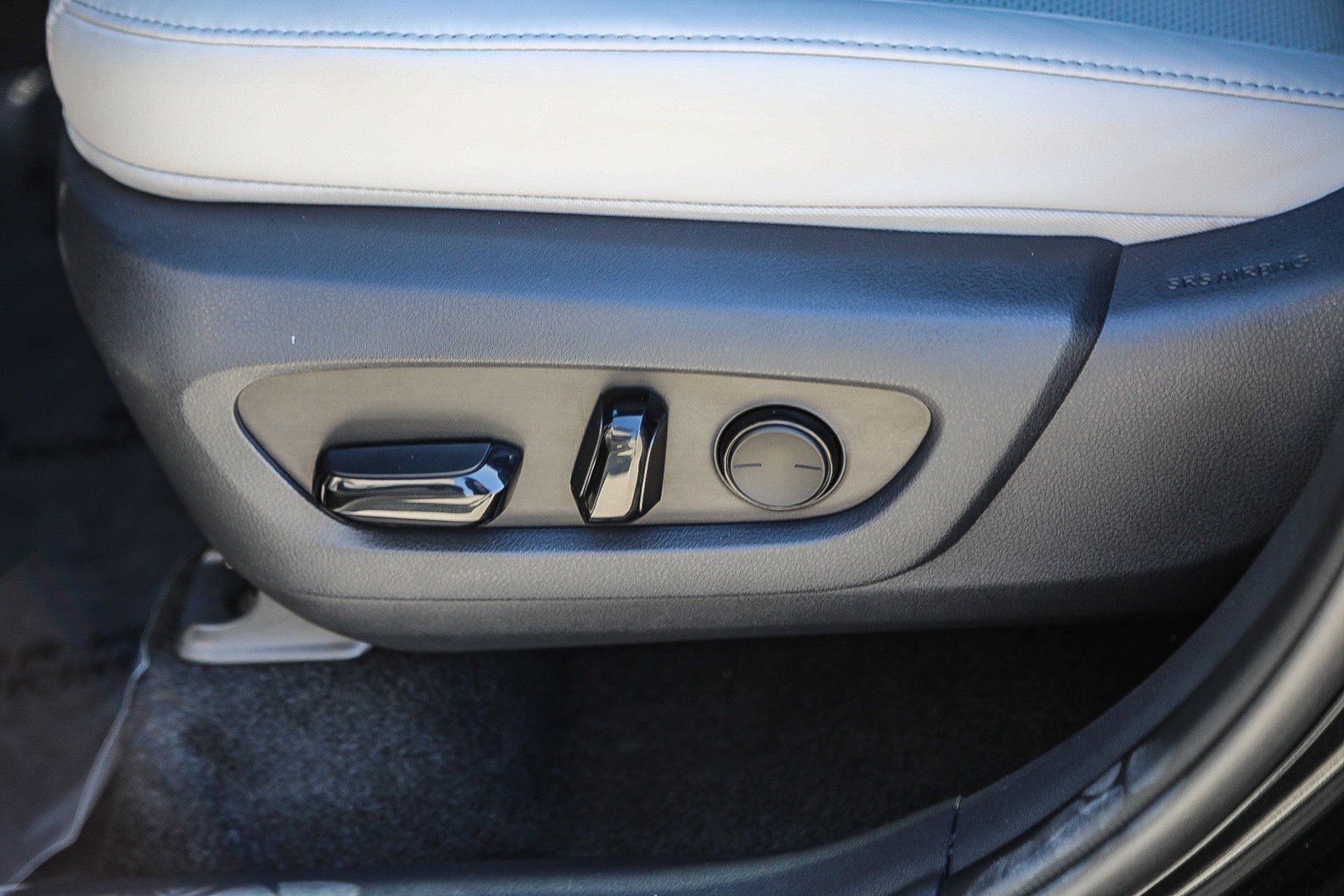 Certified Used 2025 Caviar Lexus 350 image 18