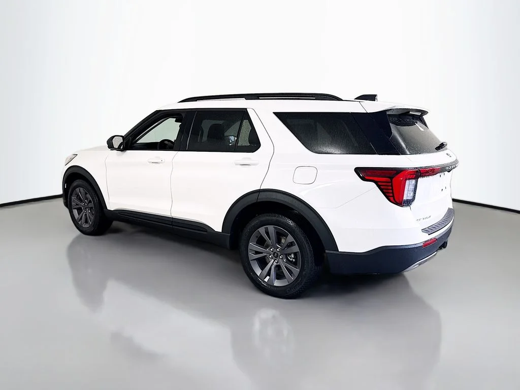 New 2026 Star White Metallic Tri-Coat Ford Active image 5